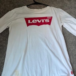 White& red long sleeve Levi shirt